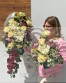Zestaw: Kompozycja w leżaku "Delikatna Elegancja Miłość" + bukiet