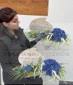 Kompozycja nagrobna "Na Zawsze W Sercach Naszych" w kolorystyce granatu