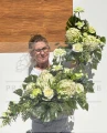 Zestaw: Kompozycja w ozdobnej donicy "Zielona Elegancja" + bukiet
