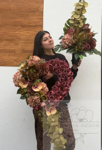 Zestaw: Kompozycja serce "Naturalna Elegancja" + bukiet 