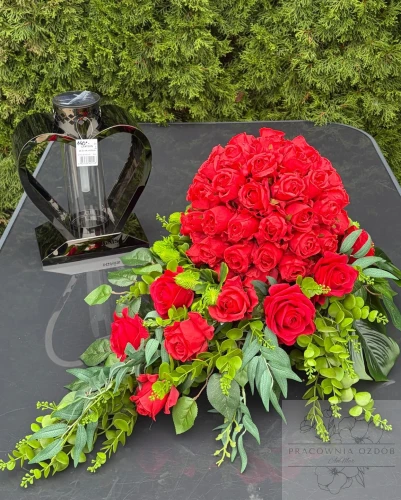 Kompozycja nagrobna z róż " Wieczna Miłość"