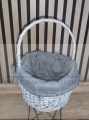 Mniejszy wiklinowy owalny koszyczek wielkanocny z szarą wyściółką