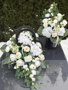 Zestaw: Kompozycja w ukośnym sercu + bukiet w bieli