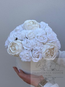 FlowerBox z kwiatów mydlanych " Biała Elegancja"
