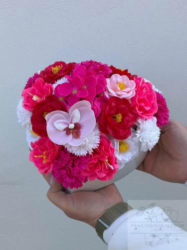 FlowerBox z kwiatów mydlanych " Róż i Biel"