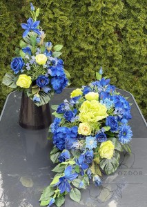 Zestaw: Kompozycja podłużna + bukiet w chabrze i seledynie