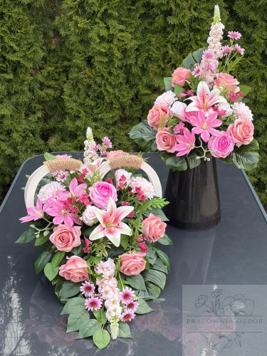 Zestaw: Kompozycja w drewnianym sercu + bukiet w różu i bieli