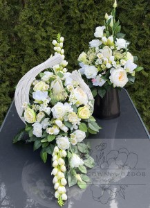 Zestaw: Kompozycja w łuku + bukiet w bieli