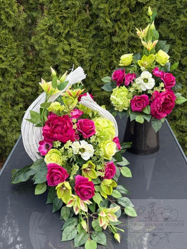 Zestaw: Kompozycja w łuku + bukiet w seledynie i fuksji