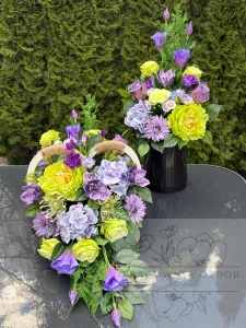 Zestaw: Kompozycja w drewnianym sercu + bukiet w fiolecie i seledynie 