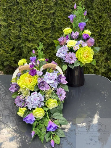 Zestaw: Kompozycja w drewnianym sercu + bukiet w fiolecie i seledynie