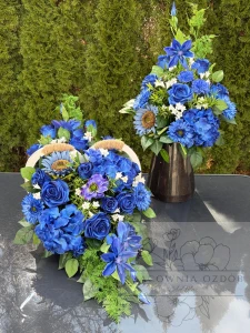 Zestaw: Kompozycja w drewnianym sercu + bukiet w chabrze