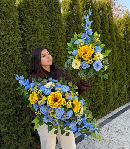 Zestaw: Złocisto-Błękitna Kompozycja + bukiet