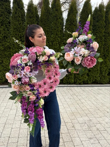 Zestaw: Kompozycja koło "Cisza Pełna Miłości" + bukiet