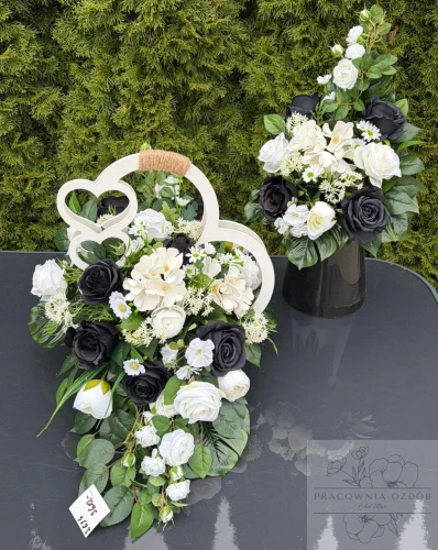 Zestaw: Kompozycja w ukośnym sercu "Czarno - Biała Pamięć" + bukiet