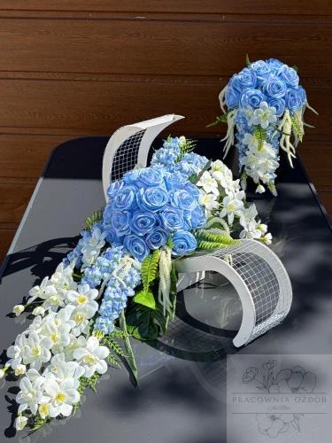 Zestaw: Kompozycja leżak + bukiet w błękicie i bieli