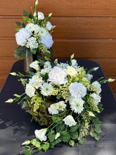 Zestaw: Kompozycja "Delikatna Pamięć" + bukiet