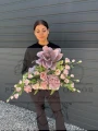 Kompozycja nagrobna " Pudrowa Harmonia"