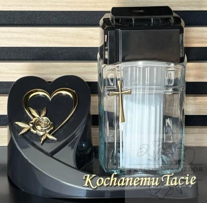 Znicz nagrobny „Kochanemu Tacie”