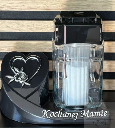 Znicz nagrobny „Kochanej Mamie”